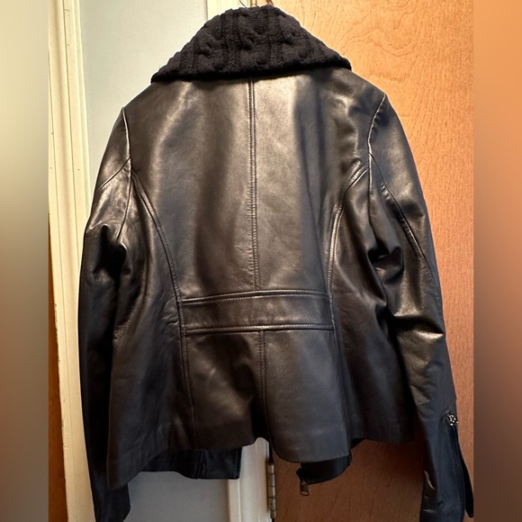 Via Spiga Women’s lamb leather black jacket with black knit. Size medium - Picture 4 of 8